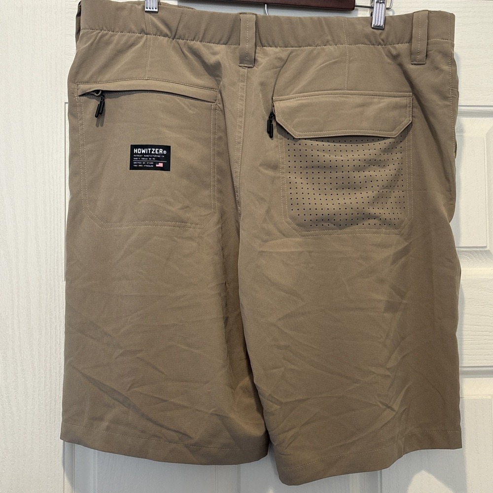 Howitzer Men's 36 Shorts Khaki Slant Pockets Outdoors Zipper Performance